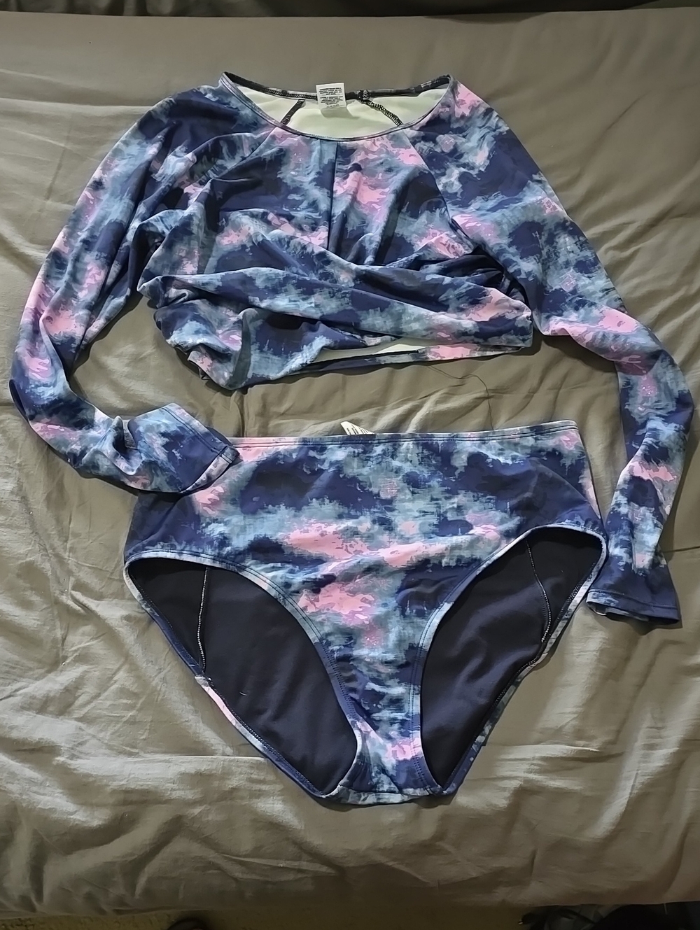 Avia Navy & Pink Long-Sleeve Two-Piece Swim Set - Size Large